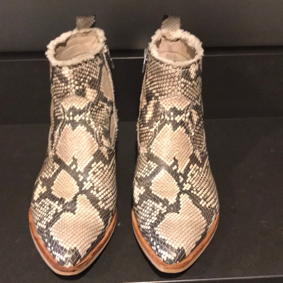 Ankle Boots. - Picture 2 of 3